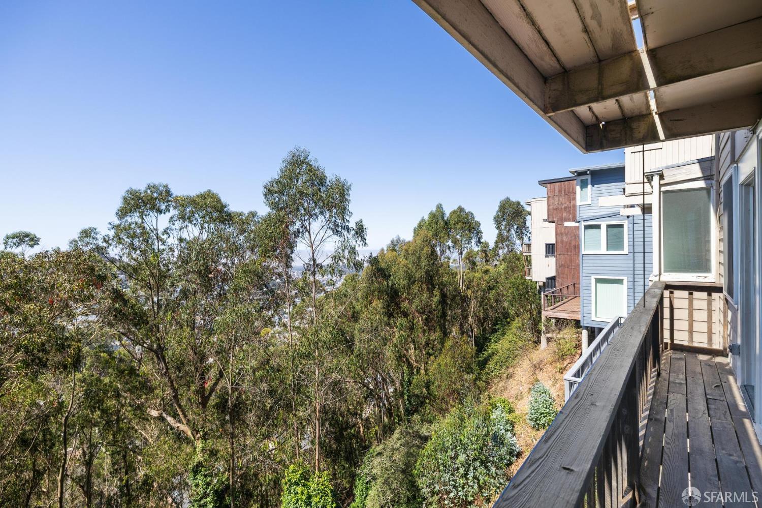 327 Crestmont Drive