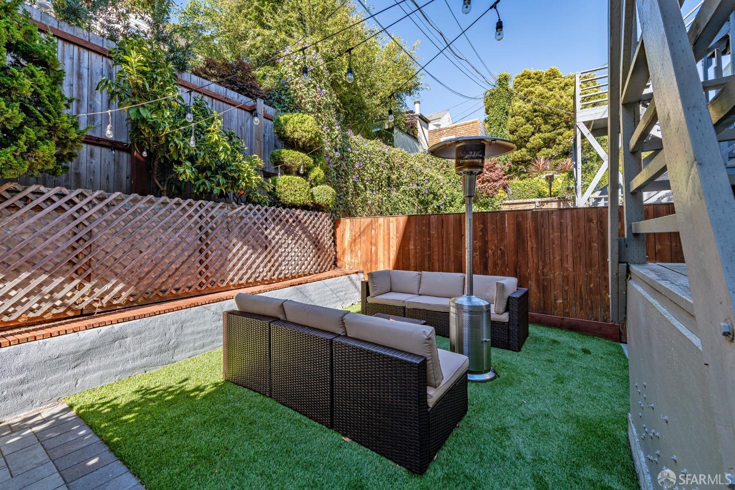 2856 Sacramento Street