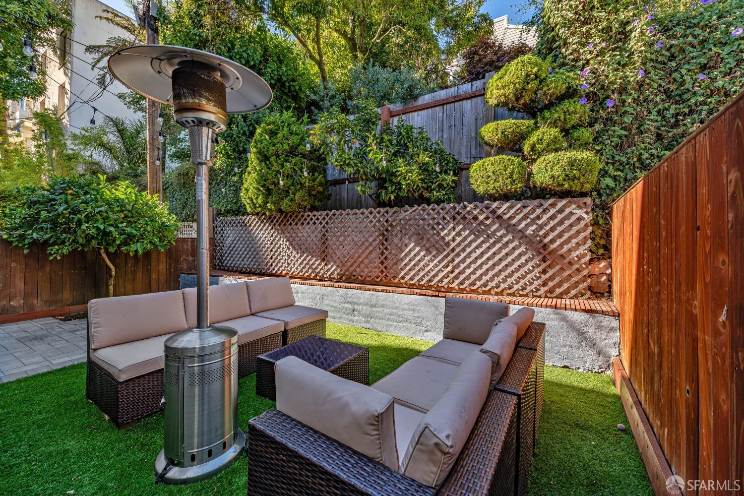 2856 Sacramento Street