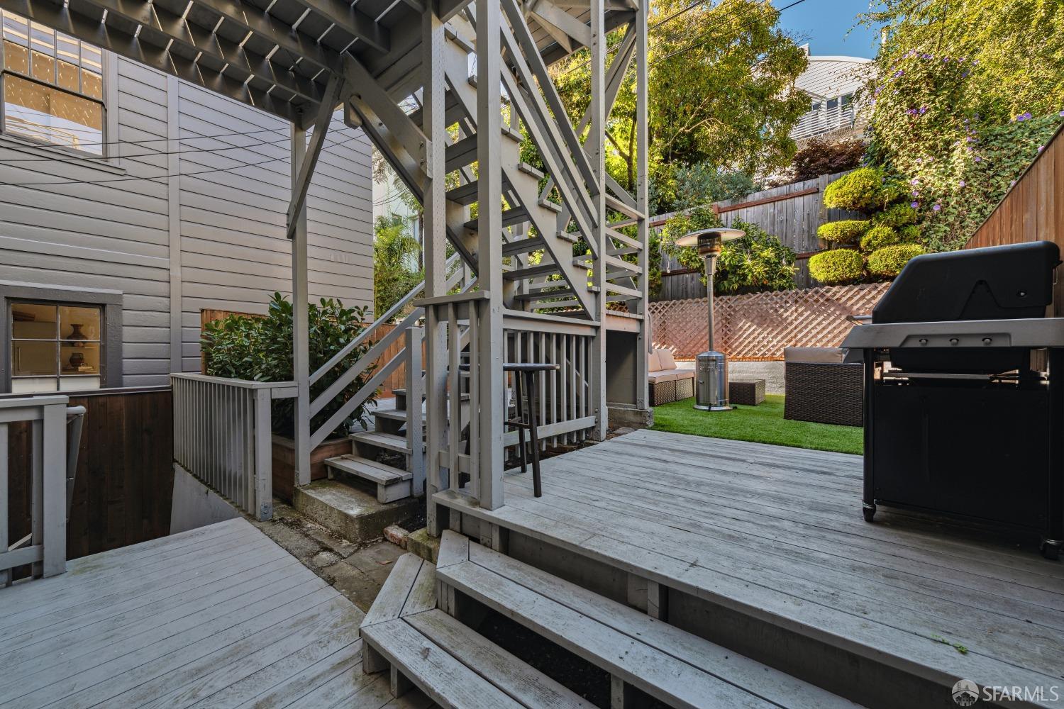 2856 Sacramento Street