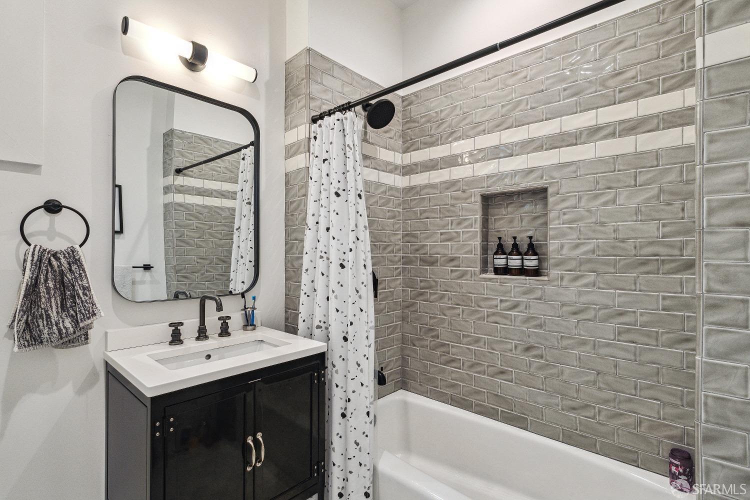 2856 Sacramento Street