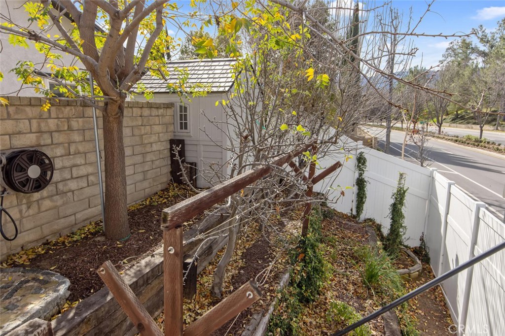 24109 Avenida Crescenta