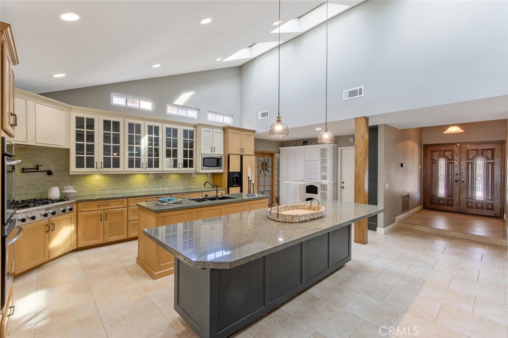 24109 Avenida Crescenta