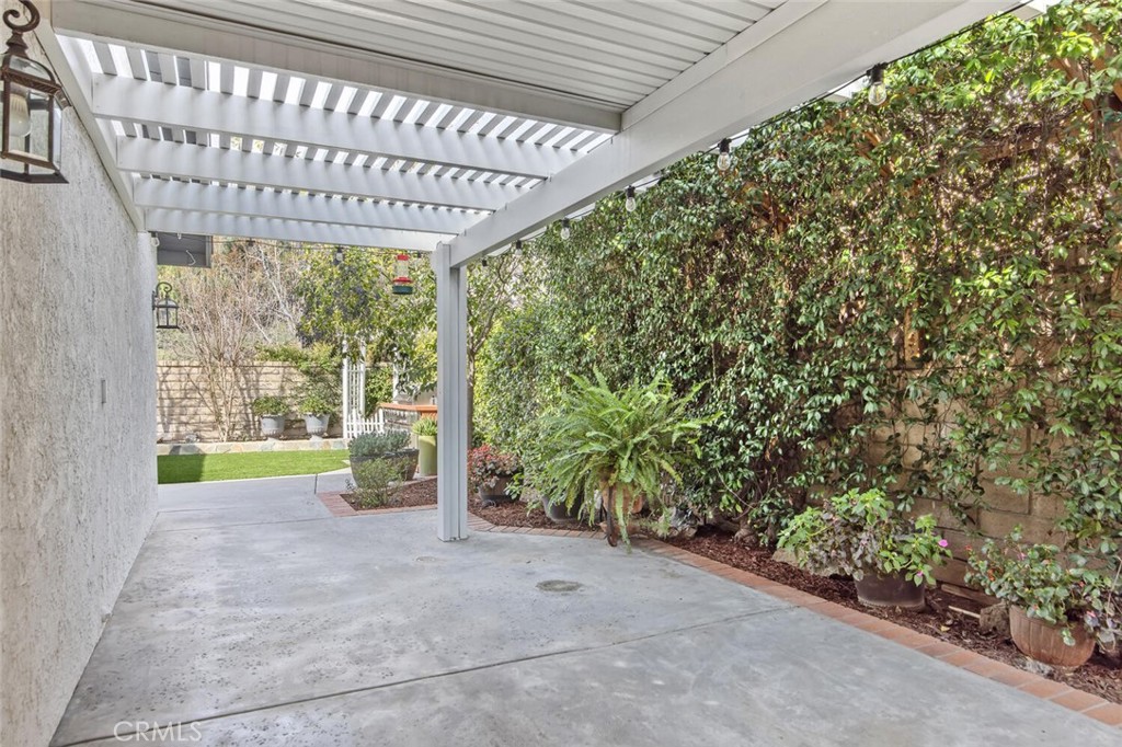 24109 Avenida Crescenta