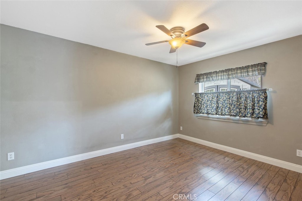 24109 Avenida Crescenta