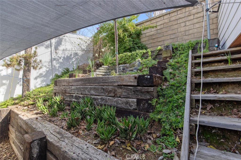 24109 Avenida Crescenta