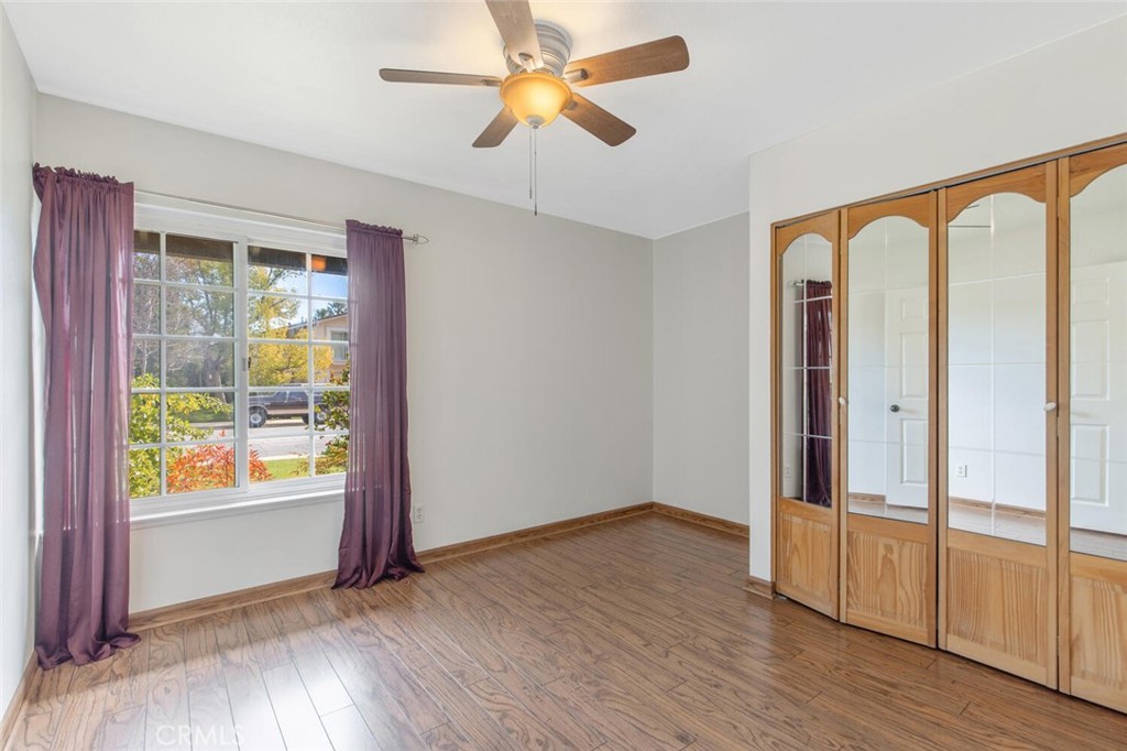 24109 Avenida Crescenta