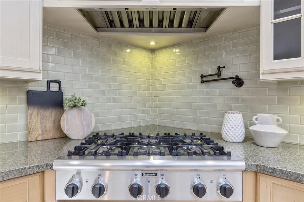 24109 Avenida Crescenta