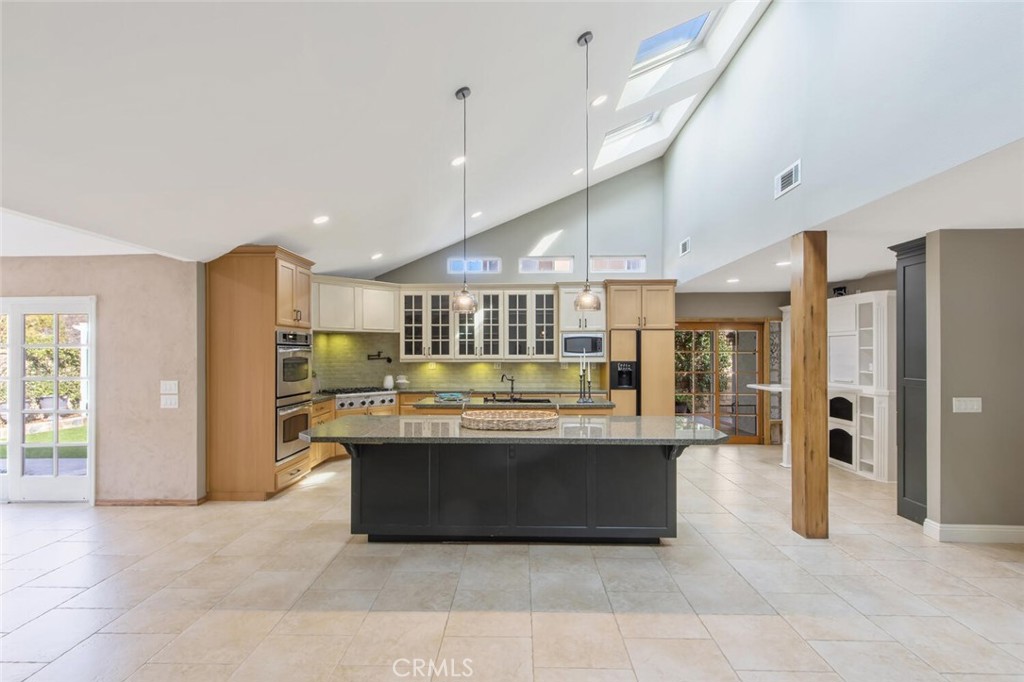 24109 Avenida Crescenta