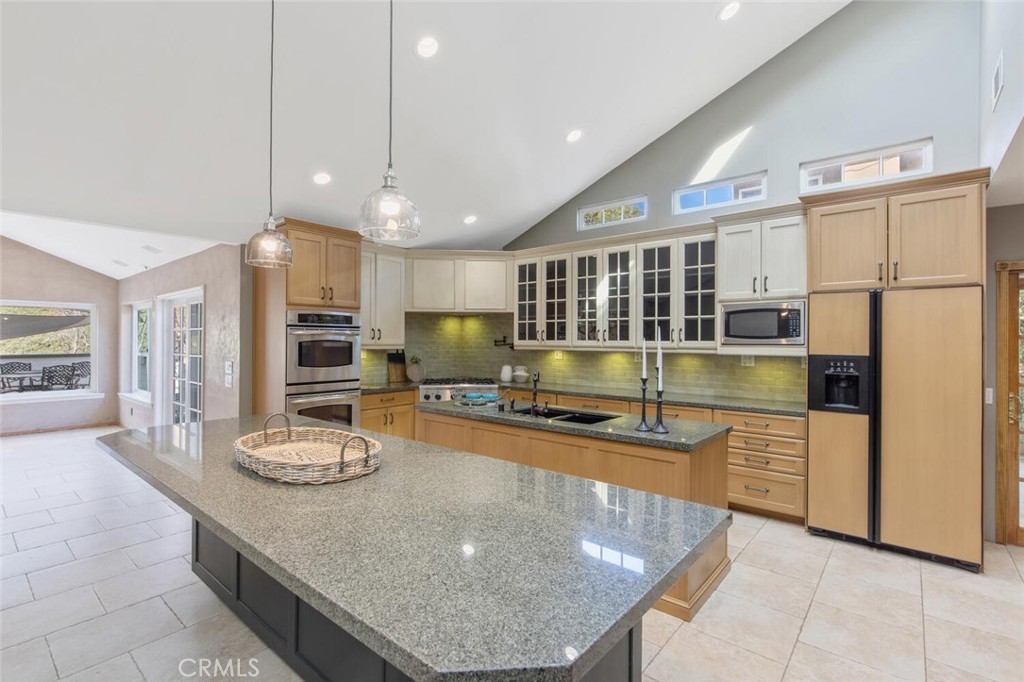 24109 Avenida Crescenta