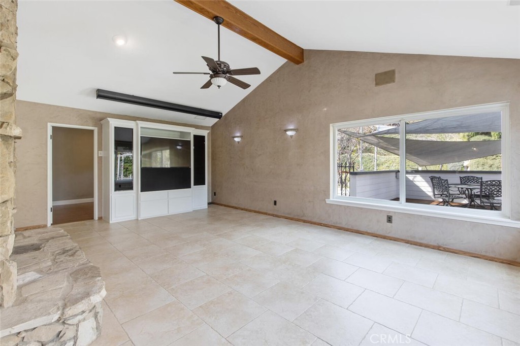 24109 Avenida Crescenta