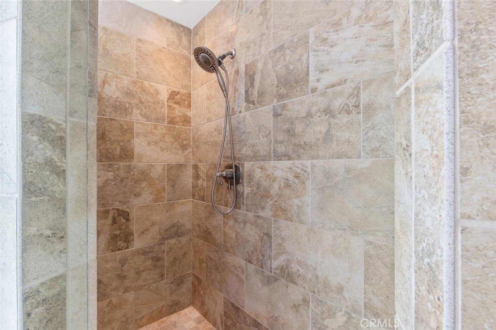 24109 Avenida Crescenta