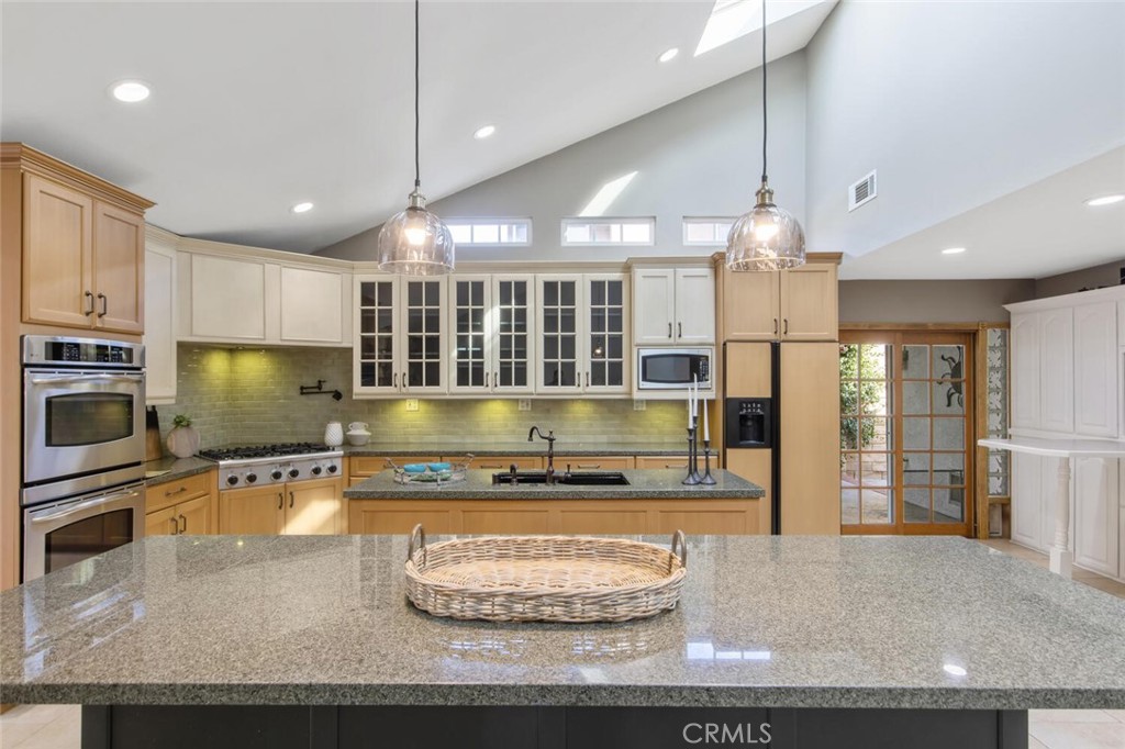 24109 Avenida Crescenta