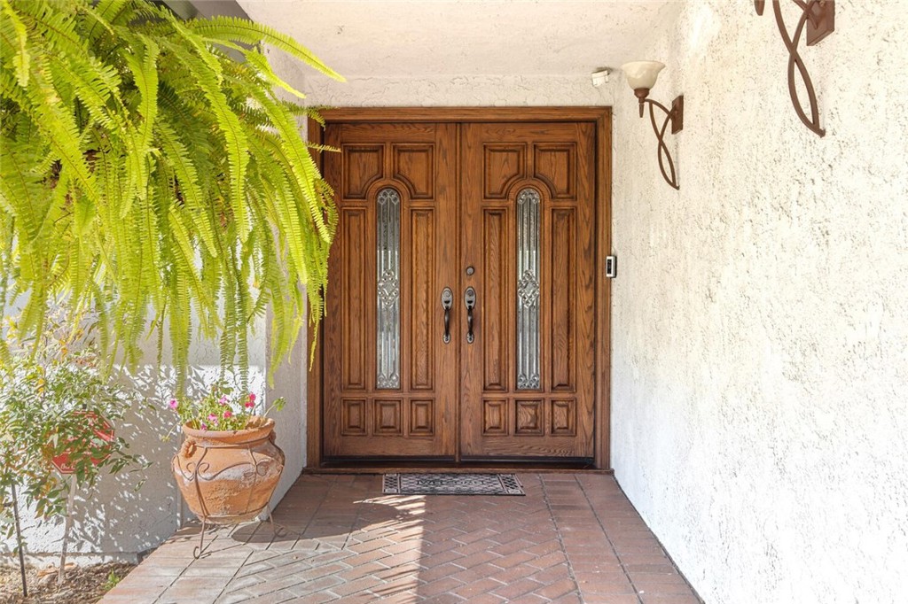 24109 Avenida Crescenta