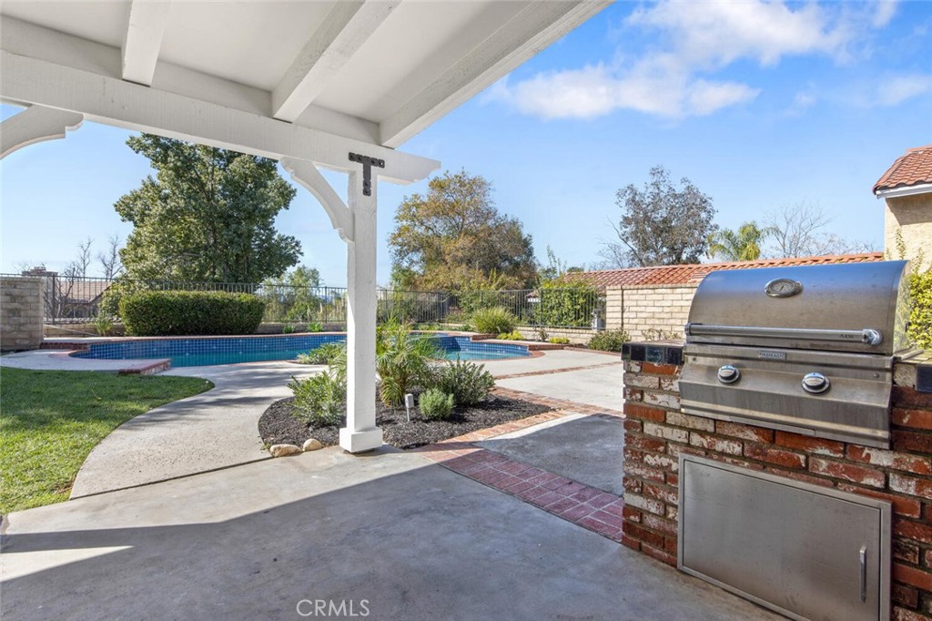 25409 Stratford Drive