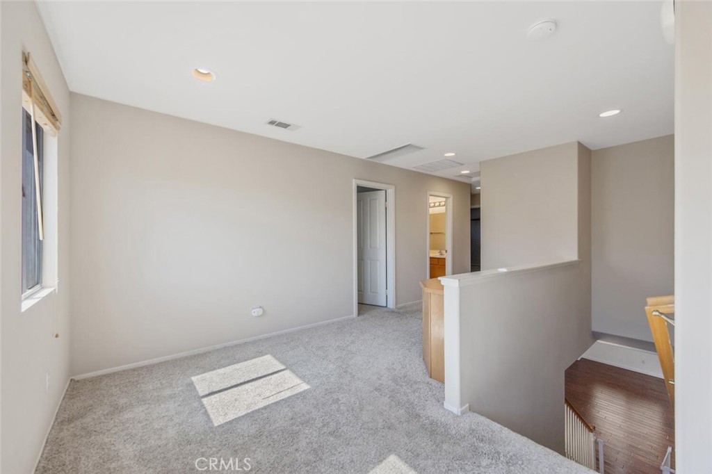32778 The Old Road