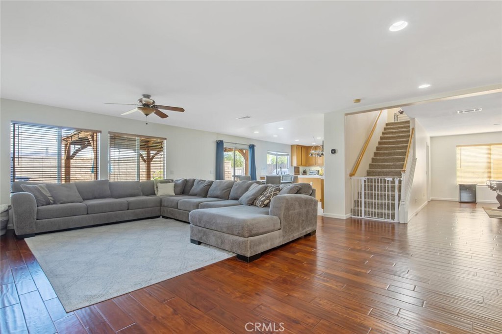 32778 The Old Road
