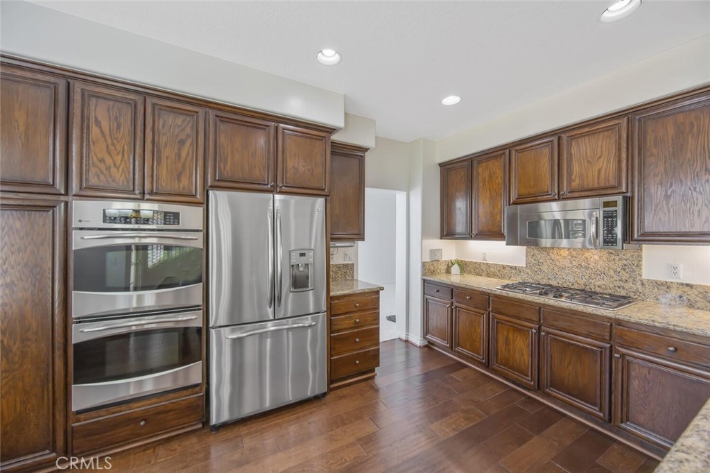 27448 Whitefield Place