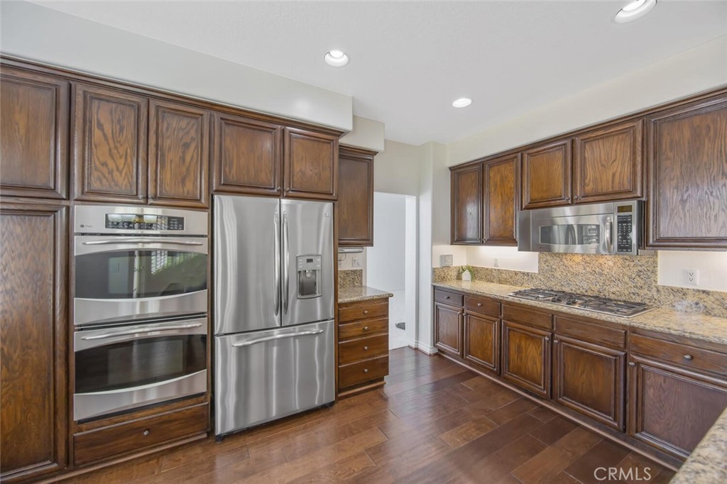 27448 Whitefield Place