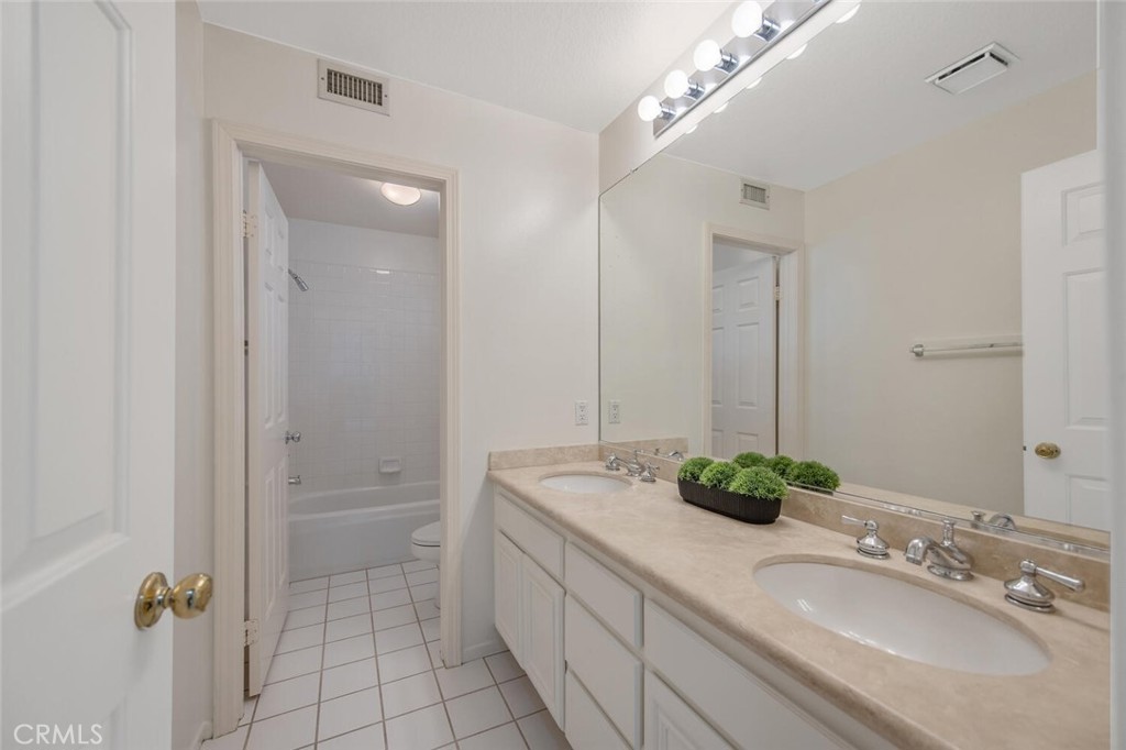 27448 Whitefield Place