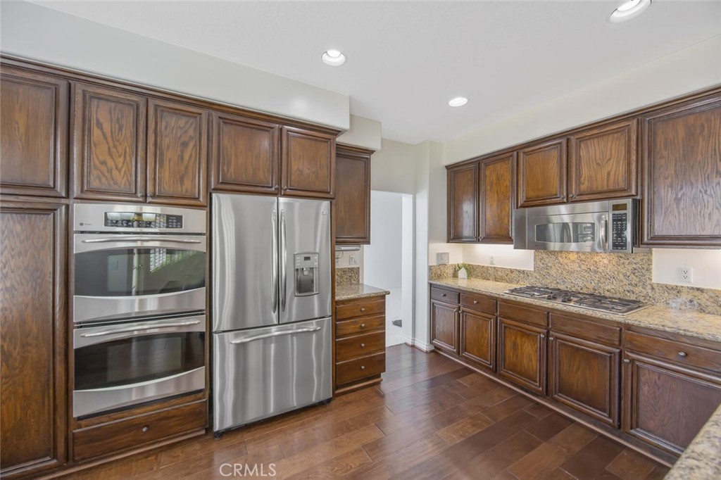 27448 Whitefield Place