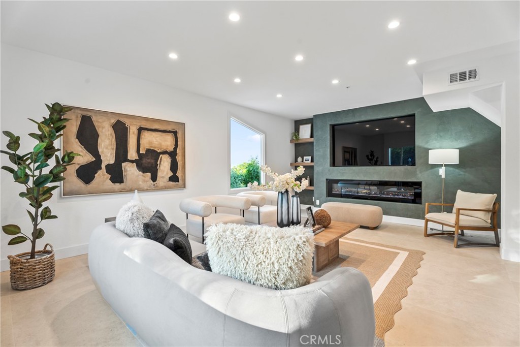 23835 Bella Vista Drive