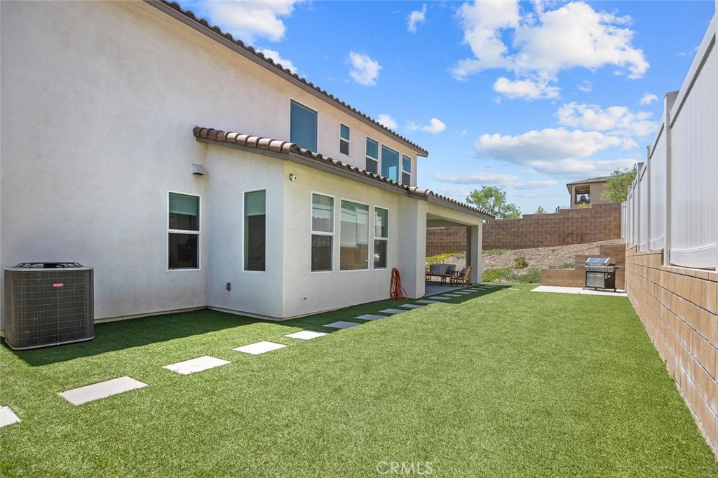 18171 Hedgerow Way