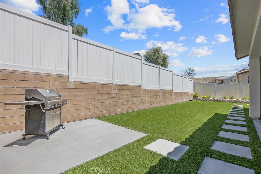 18171 Hedgerow Way