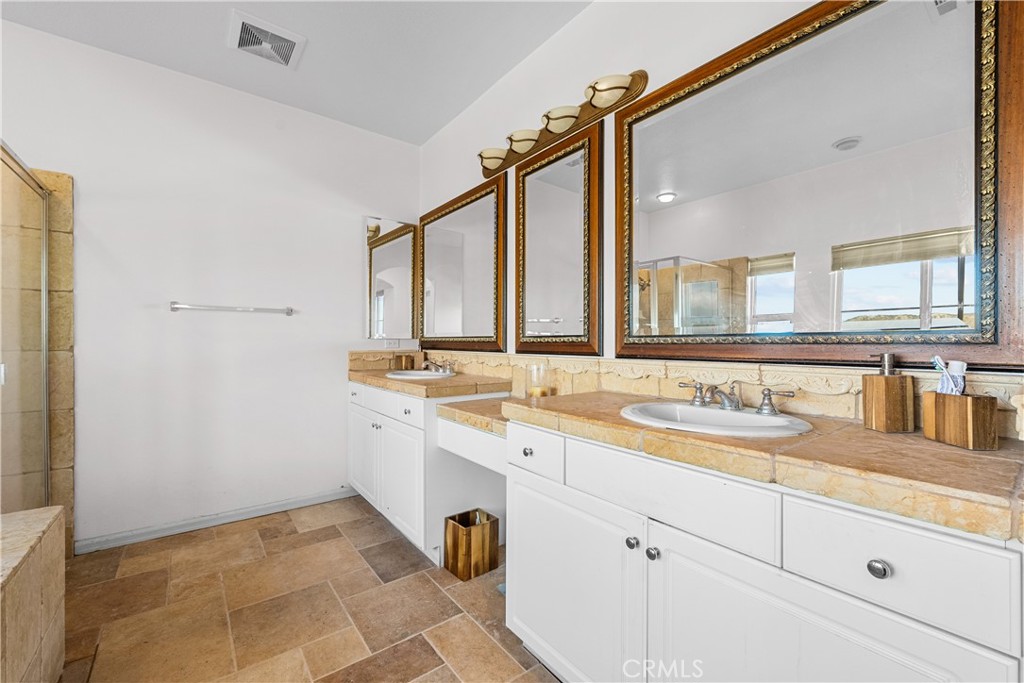 2123 Coconut Place