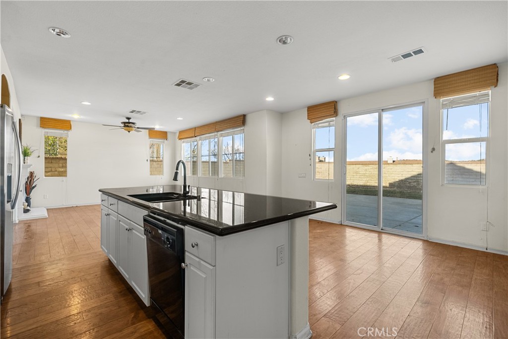 2123 Coconut Place
