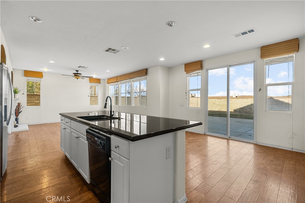 2123 Coconut Place