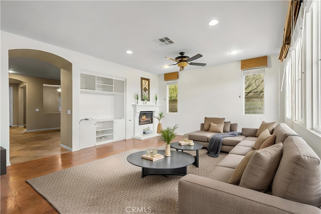 2123 Coconut Place