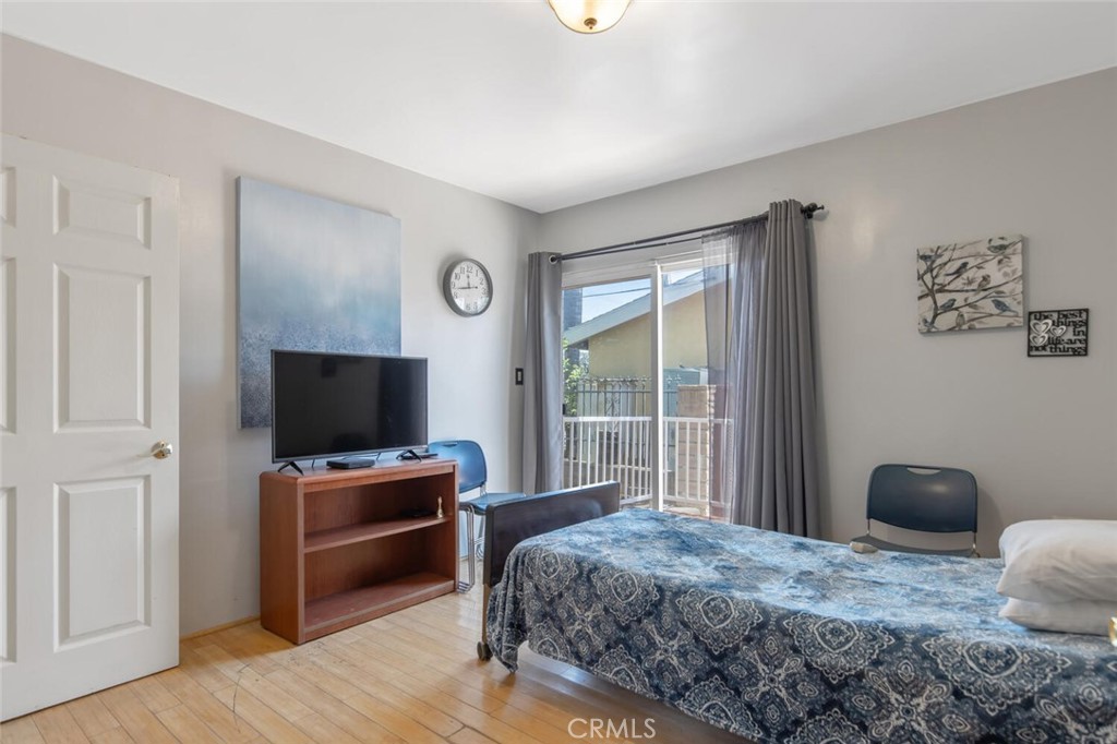 22642 Victory Boulevard