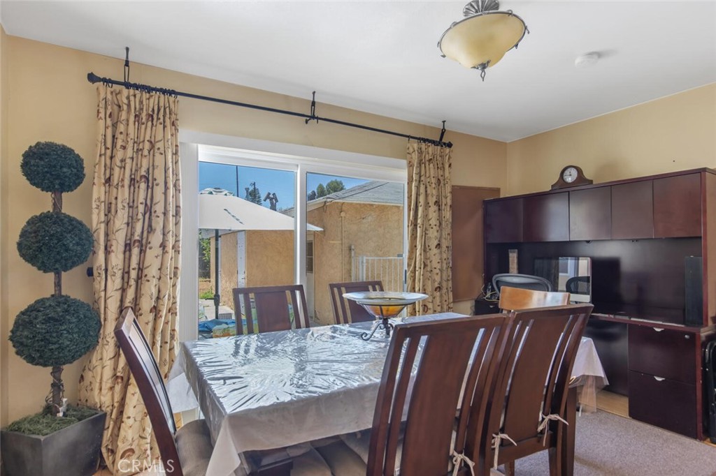 22642 Victory Boulevard