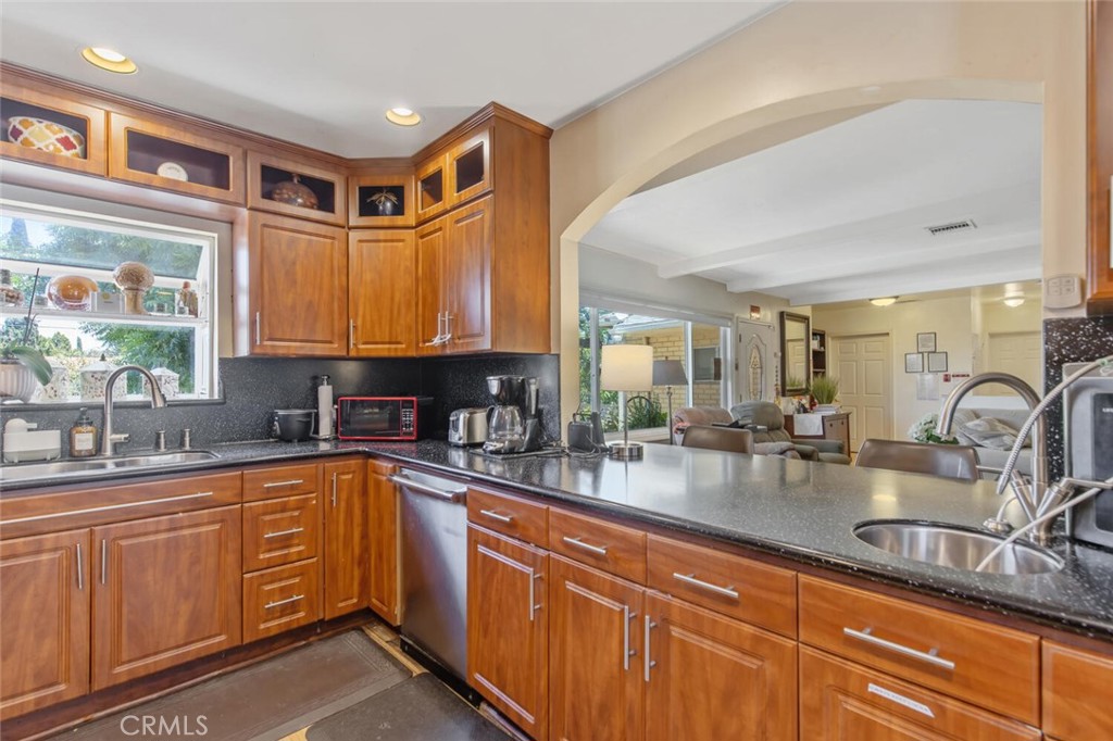 22642 Victory Boulevard