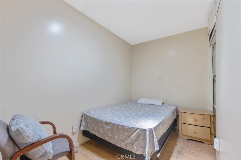 22642 Victory Boulevard