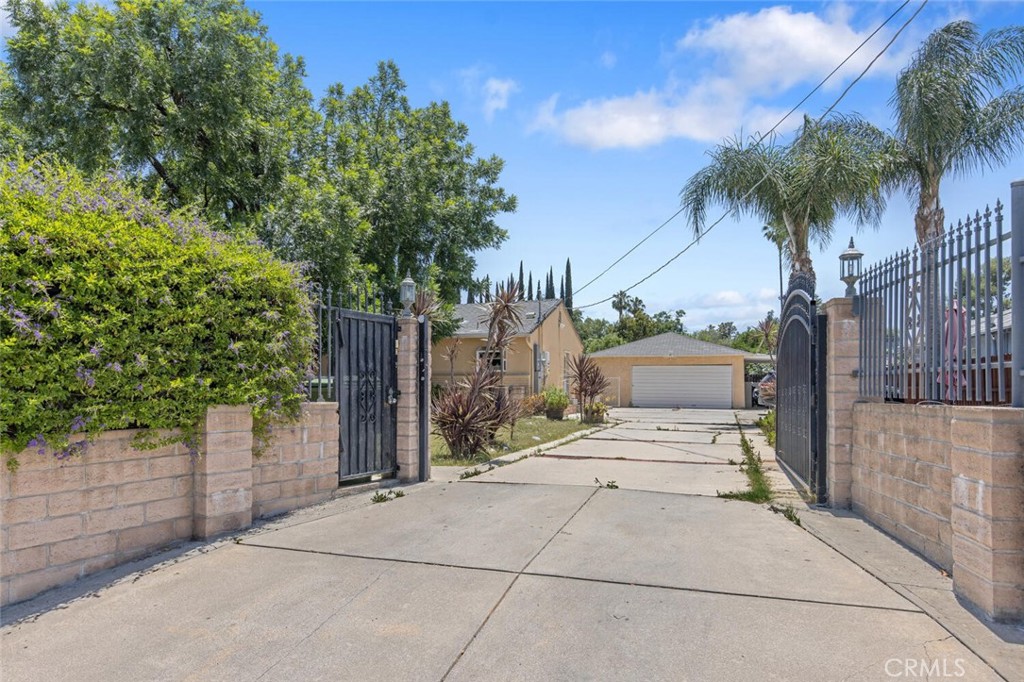 22642 Victory Boulevard