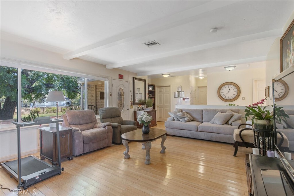 22642 Victory Boulevard