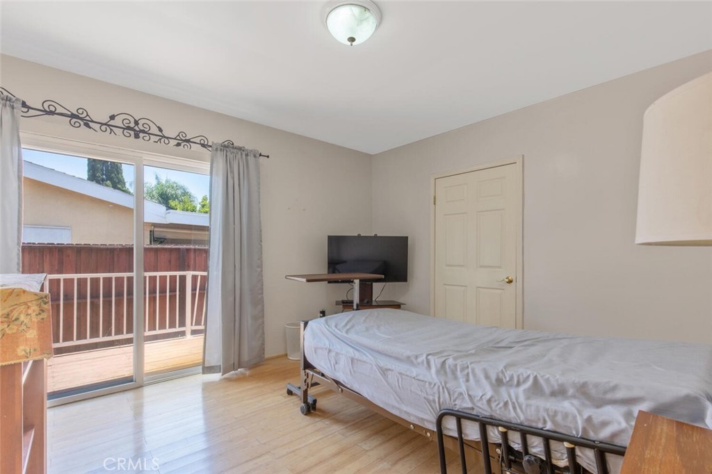 22642 Victory Boulevard