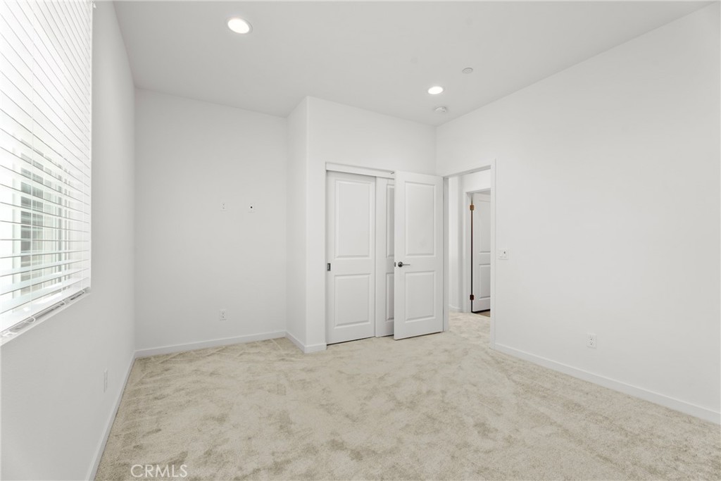 18121 Outlook Way