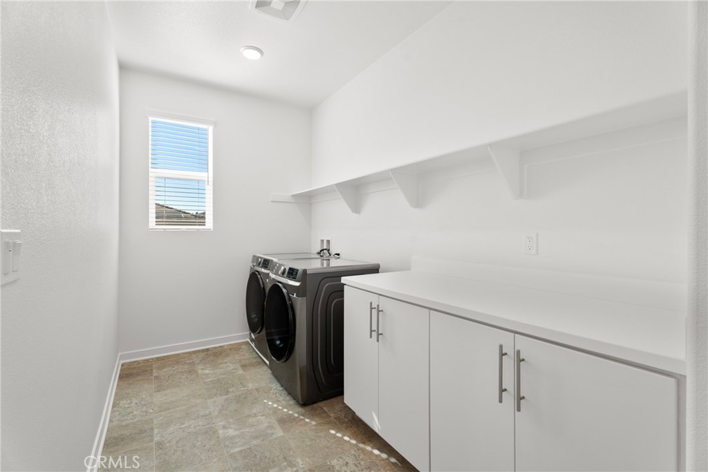 18121 Outlook Way