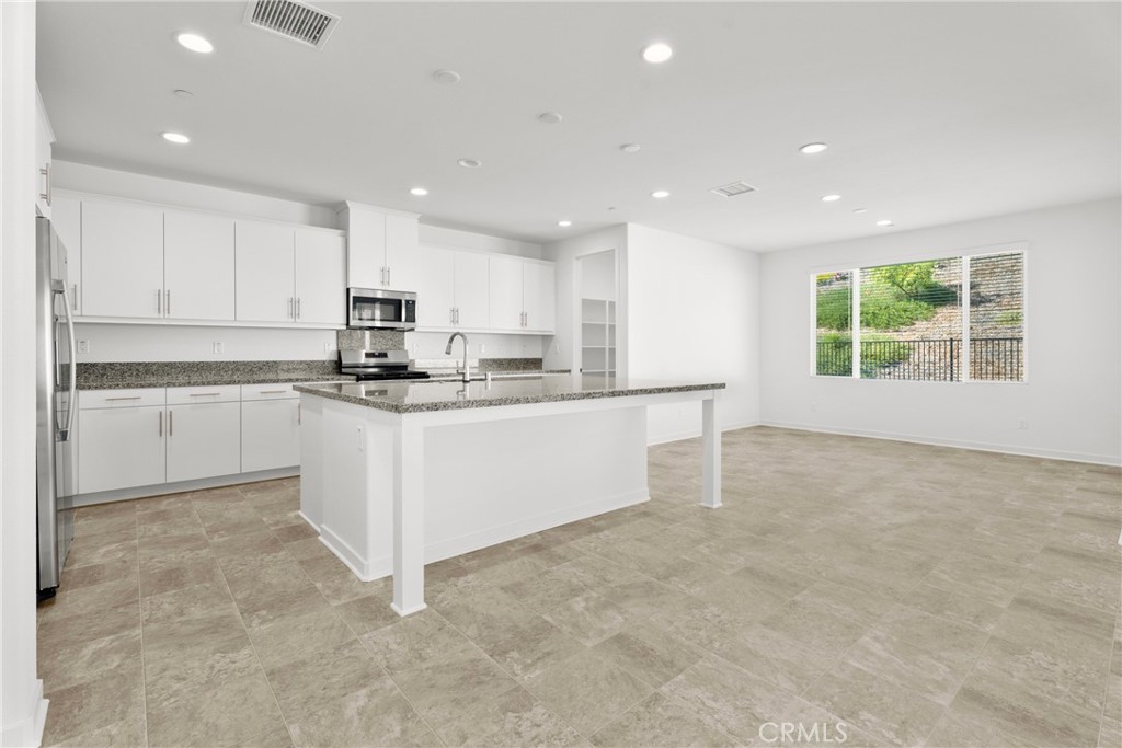 18121 Outlook Way
