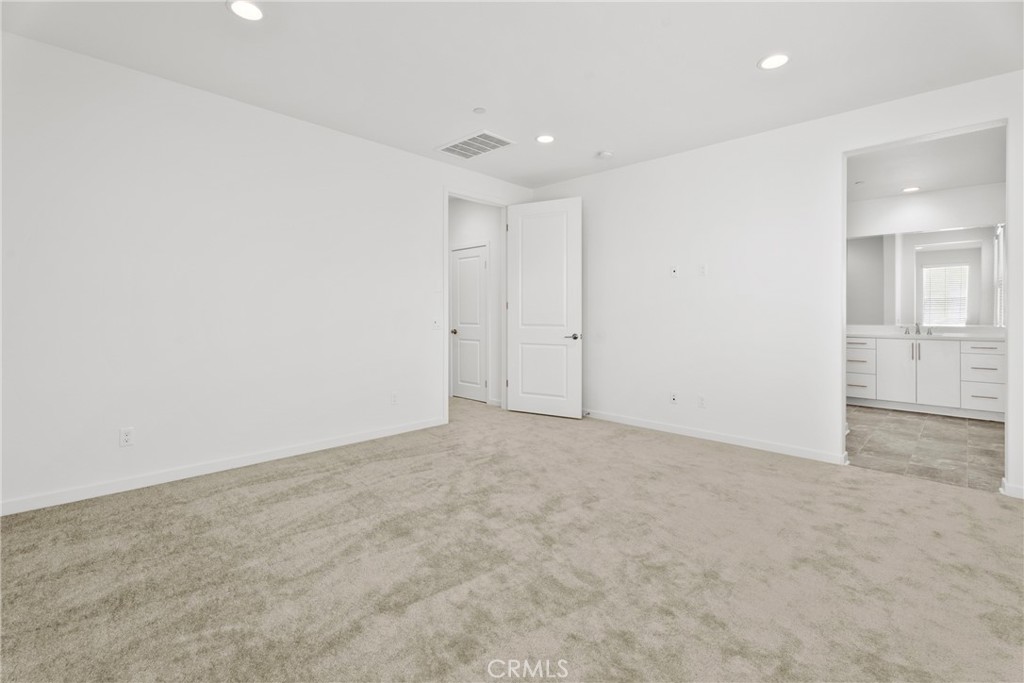 18121 Outlook Way