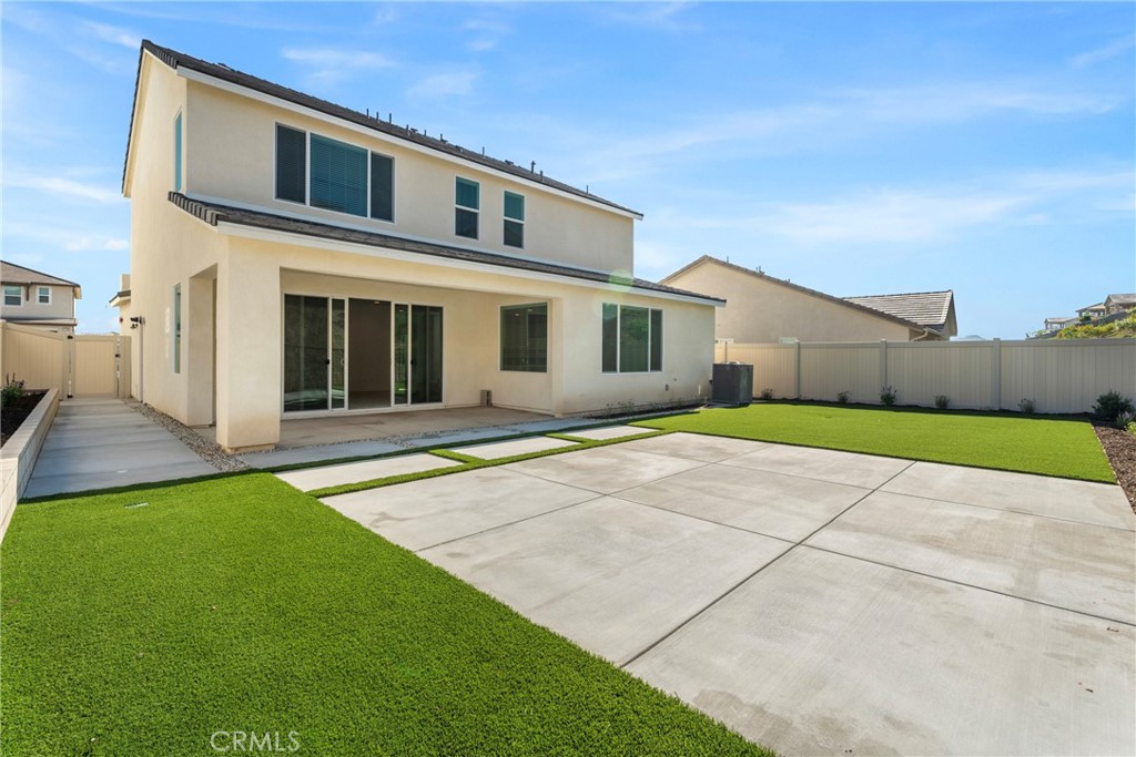 18121 Outlook Way