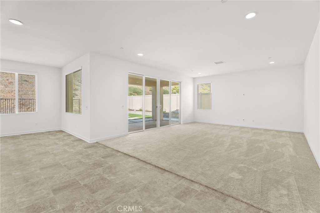 18121 Outlook Way