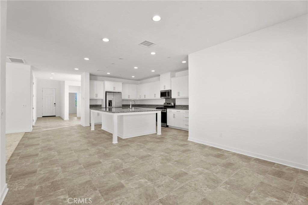 18121 Outlook Way