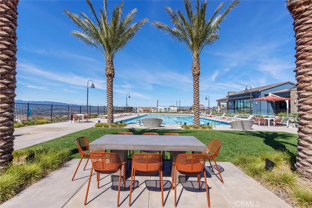 18121 Outlook Way