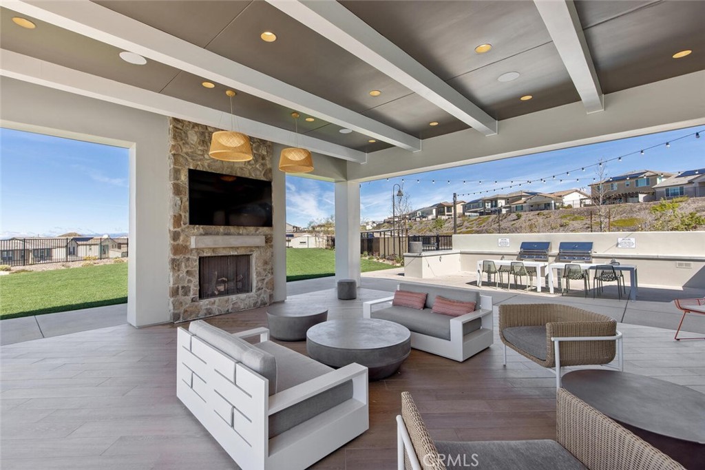 18121 Outlook Way