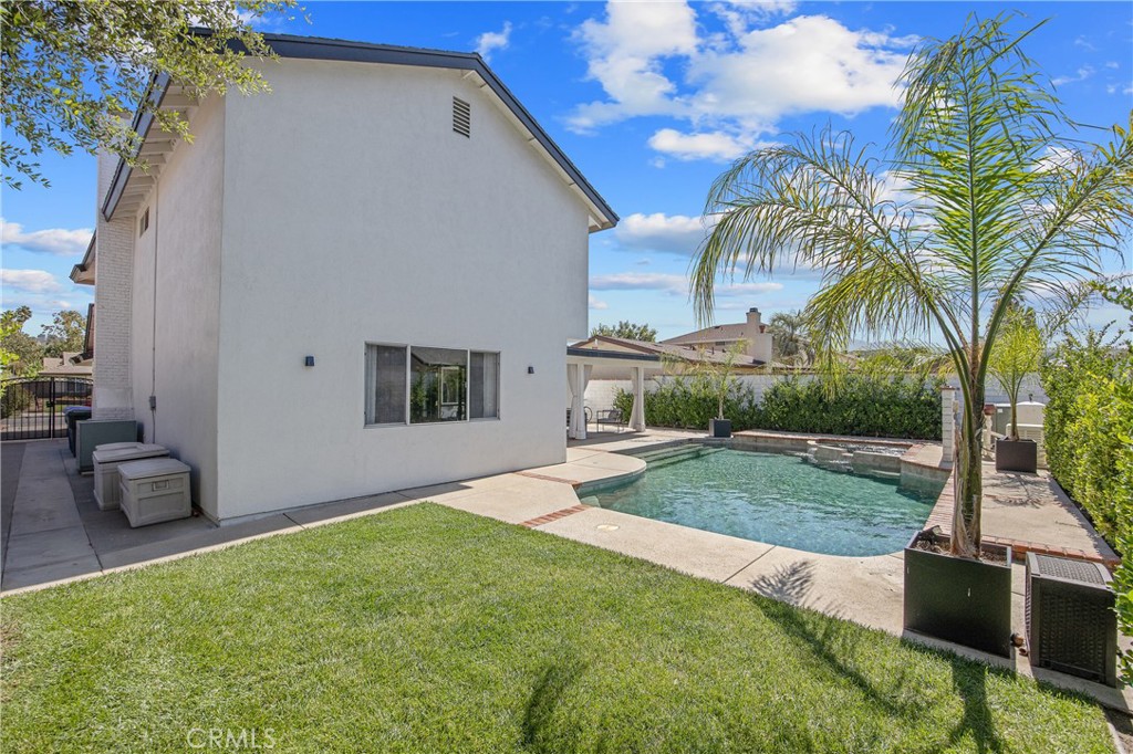 27419 Fairport Avenue