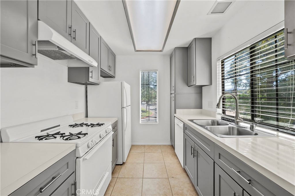 2554 Olive Drive 116